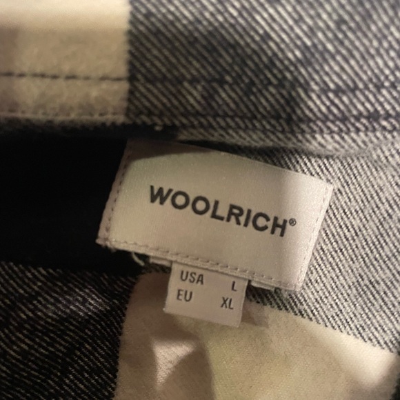Woolrich flannel button down. Black and white pattern. - Picture 3 of 3